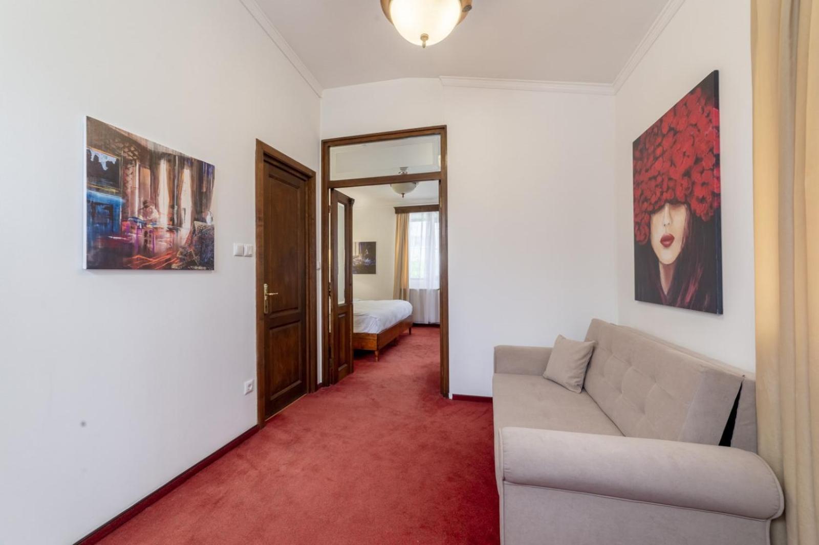 Arc De Triomphe By Citybookings Bucarest Extérieur photo